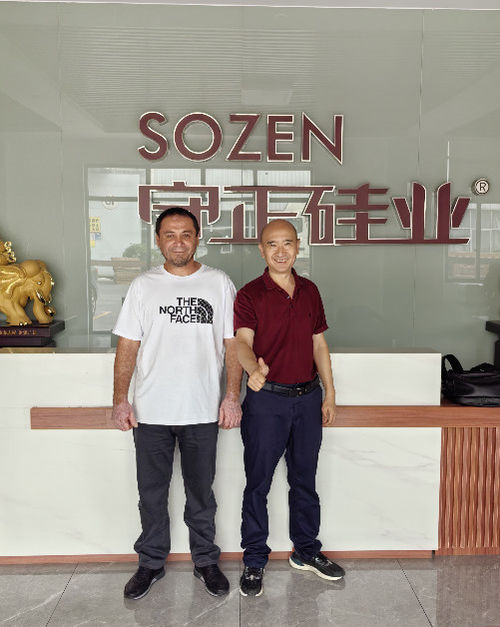 Het laatste nieuws van het bedrijf over Vrienden uit Kazachstan zijn welkom om onze verzegelingsmiddelenfabriek te bezoeken